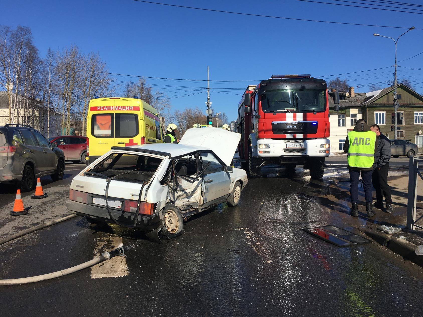 В Архангельске в аварии на Ленинградском проспекте пострадал ребёнок